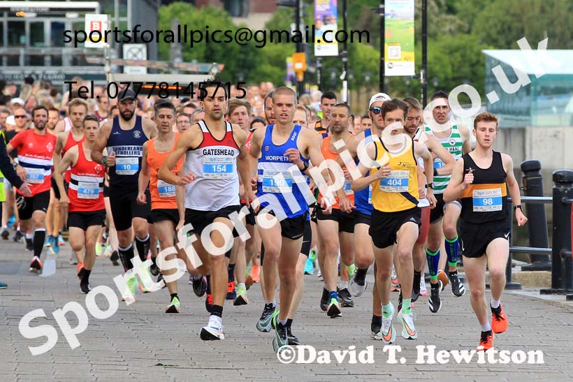 The 2022 Bridges of the Tyne 5 Mile (organised Tyne Bridge Harriers), Quayside, Newcastle, Tuesday, July 5th. Photo: David T. Hewitson/Sports for All Pics